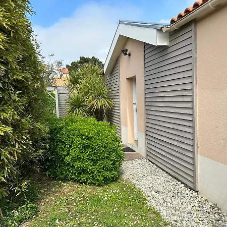 Prázdninový dům Maison Avec Piscine Vacance Saint-Jean-dʼOrbetiers